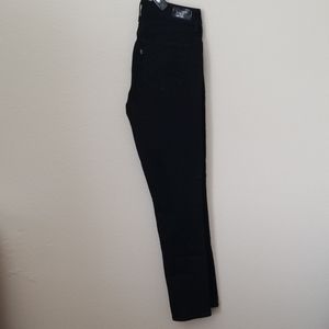 Levis| Black High Waisted Skinny Jean size: 28